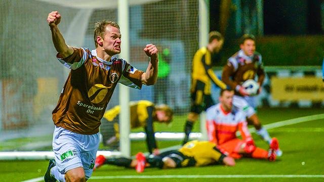 Magnus Sylling Olsen jubler for utlikning på overtid.