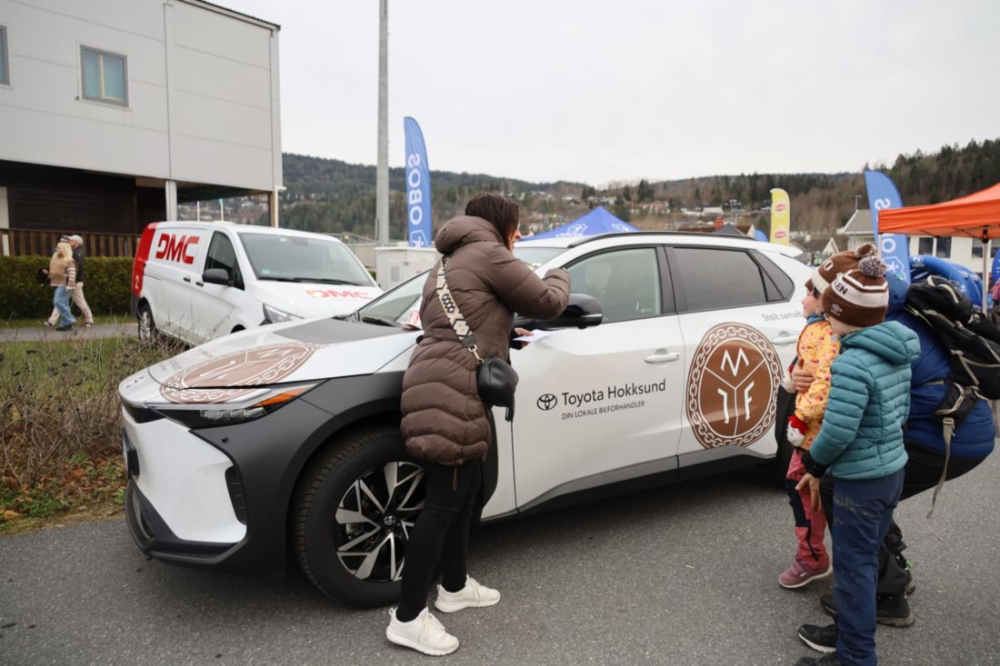 Vi fikk også muligheten til å vise frem bilen som er hovedgevinst i vårt billotteri.